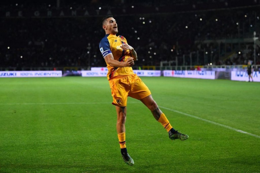 Lorenzo Pellegrini esulta dopo il rigore contro il Torino (As Roma via Getty Images)