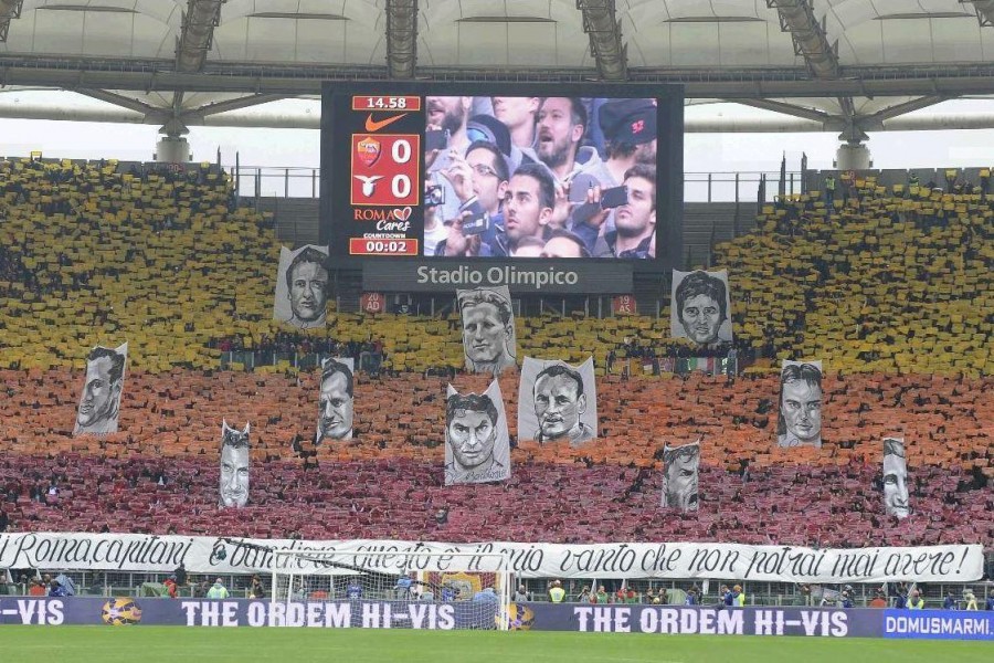 La coreografia della Curva Sud dell'11 gennaio 2015, di LaPresse