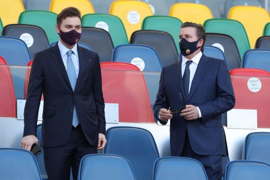 Il presidente Friedkin in compagnia del figlio Ryan allo stadio Olimpico (As Roma via Getty Images)