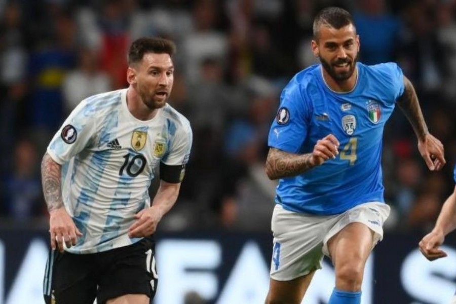 Leonardo Spinazzola in azione contro l'Argentina (Getty Images)