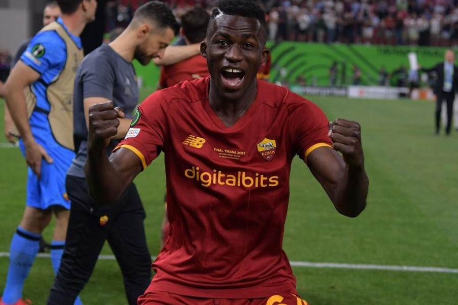 Afena-Gyan festeggia dopo la vittoria della Conference (AS Roma via Getty Images)