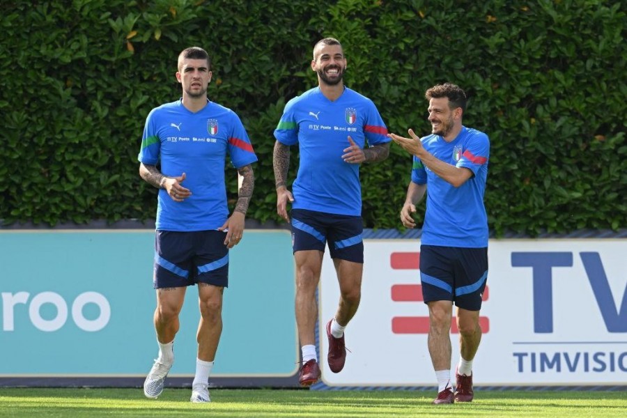 Mancini, Spinazzola e Florenzi durante l'allenamento a Coverciano (Getty Images)