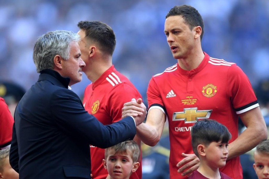 Mourinho stringe la mano a Matic prima della finale di FA Cup (Getty Images)