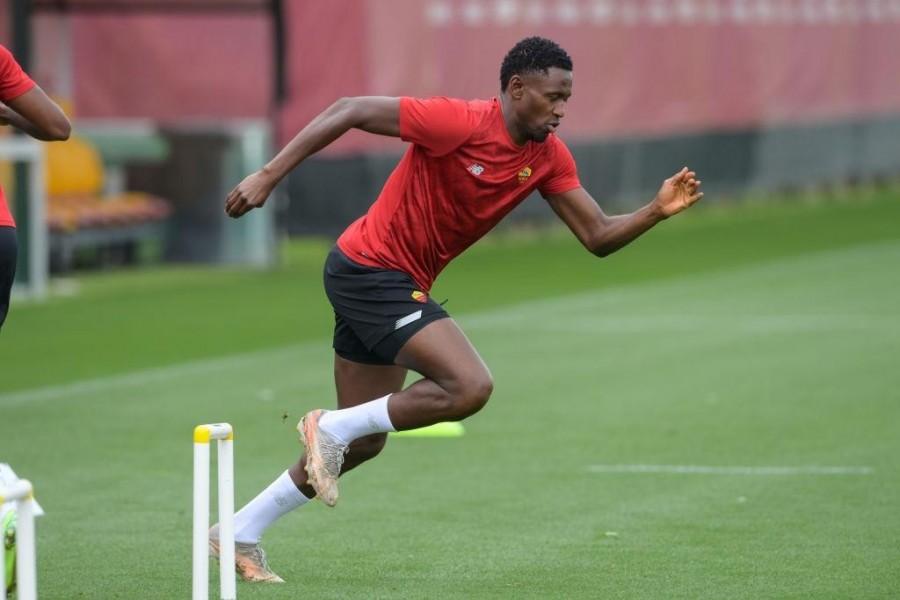 Diawara in una sessione di allenamento a TRigoria (As Roma via Getty Images)