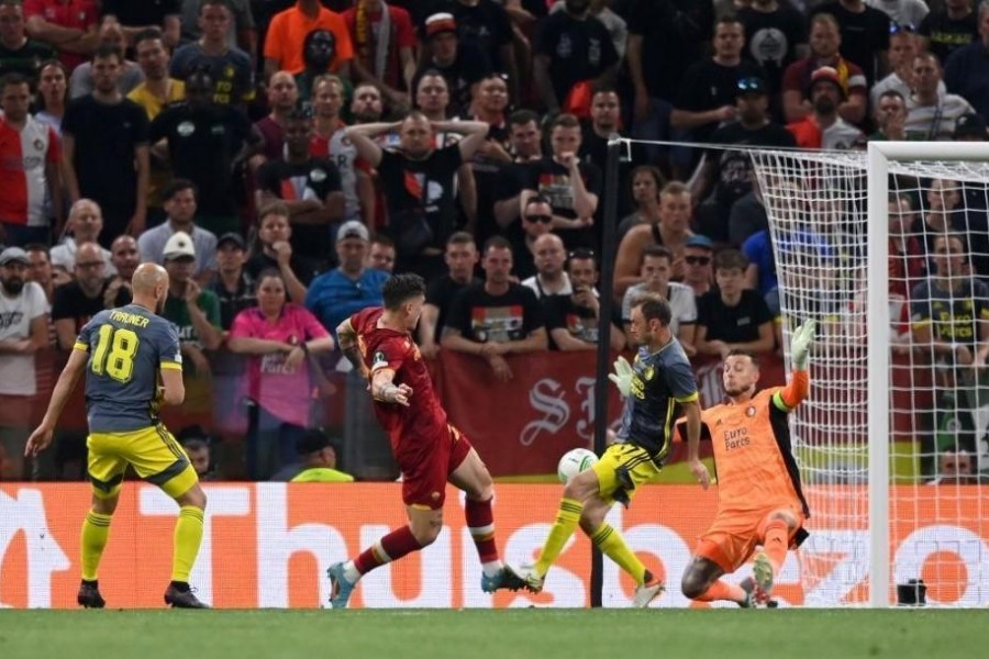 Il guizzo di Nicolò Zaniolo in finale contro il Feyenoord (As Roma via Getty Images)