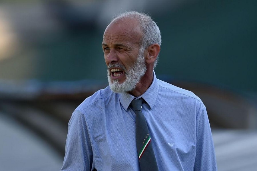 Paolo Nicolato durante la partita di Under 21 tra Italia e Irlanda (Getty Images)