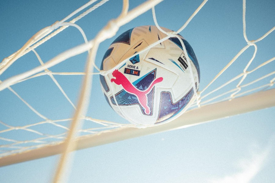 Il pallone della Serie A Tim (Getty Images)