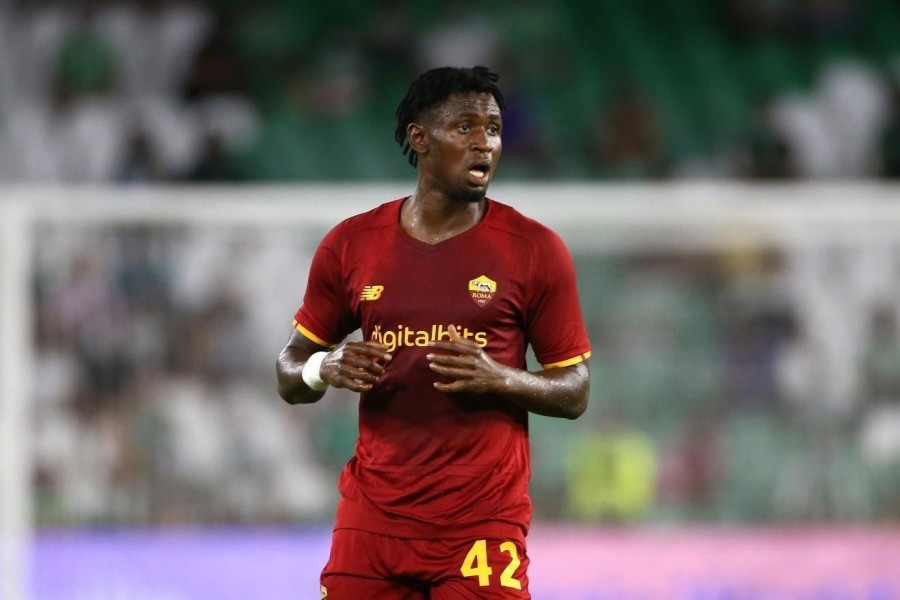 Amadou Diawara con la maglia della Roma, di Mancini