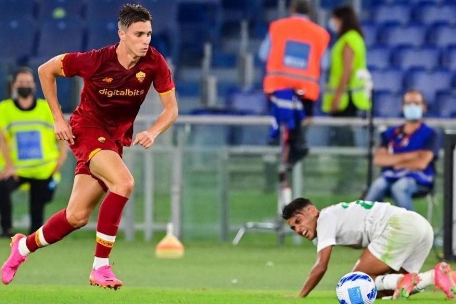 Riccardo Calafiori con la maglia della Roma (Getty Images)