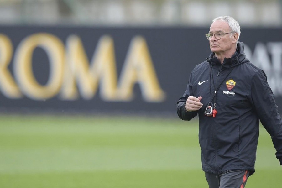 Ranieri dirige l'allenamento, di LaPresse