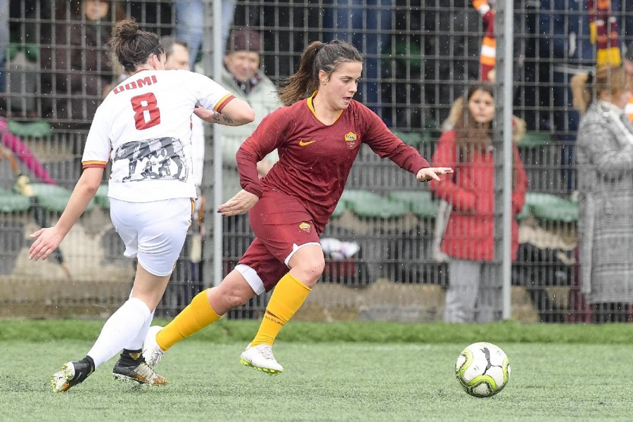 Simonetti in campo nell'andata dei quarti di Coppa Italia contro la Roma CF, di LaPresse