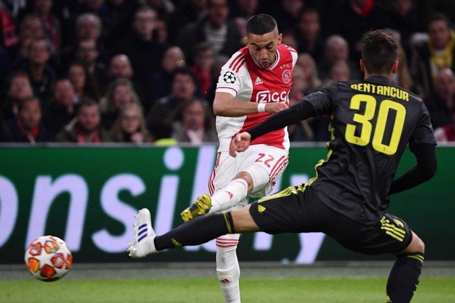 Ziyech in azione contro la Juventus, di LaPresse