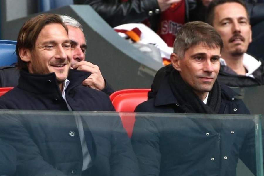 La dirigenza giallorossa in tribuna contro l'Udinese, di Mancini