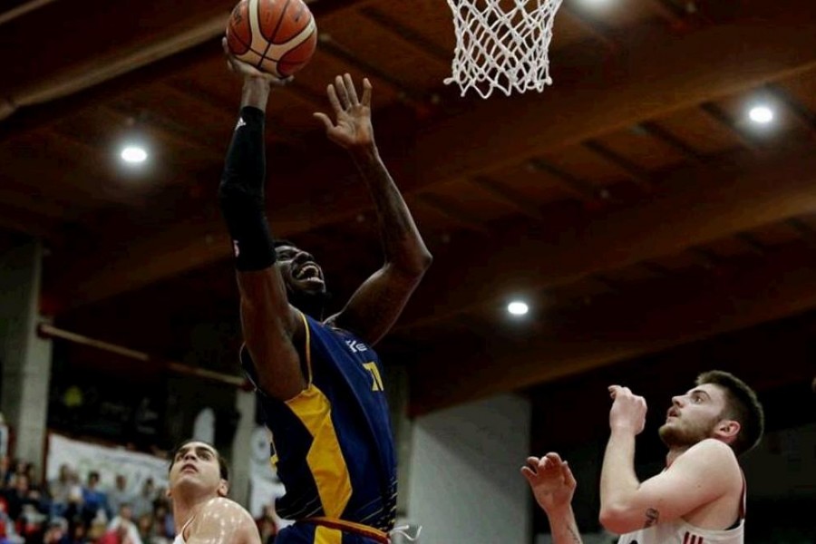 Il pivot della Virtus Roma, Henry Sims grande protagonista anche a Legnano