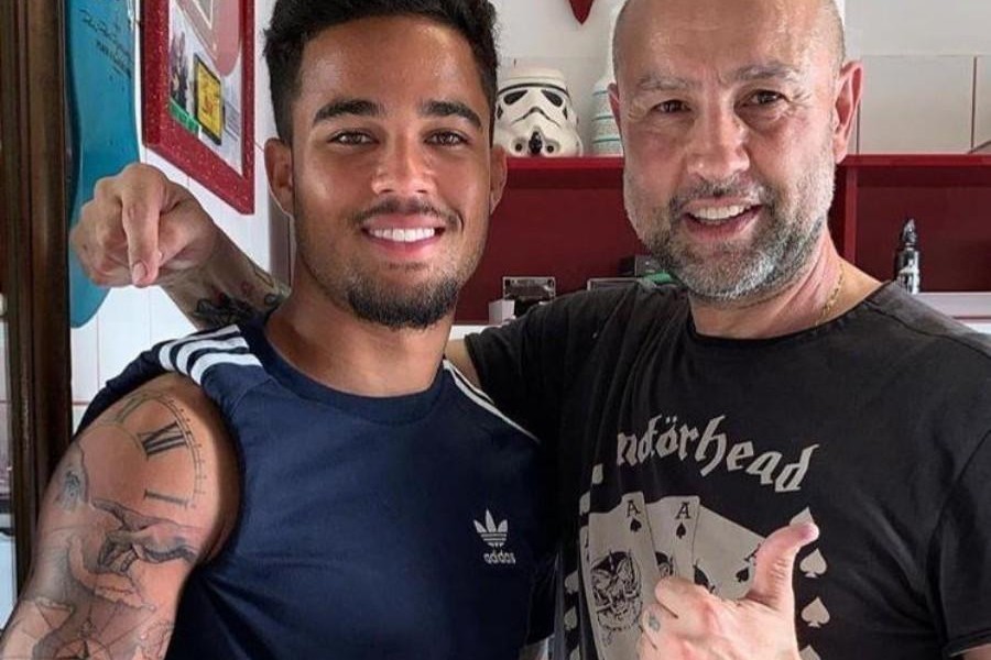 Il nuovo tatuaggio di Justin Kluivert ispirato alla Cappella Sistina