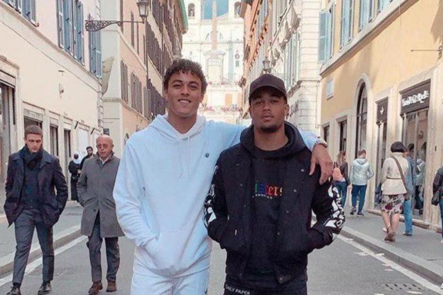 Justin Kluivert in compagnia del fratello Ruben