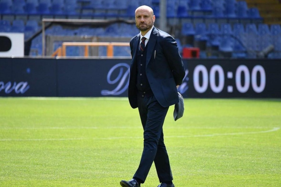 Gianluca Petrachi prima di Genoa-Torino, di LaPresse