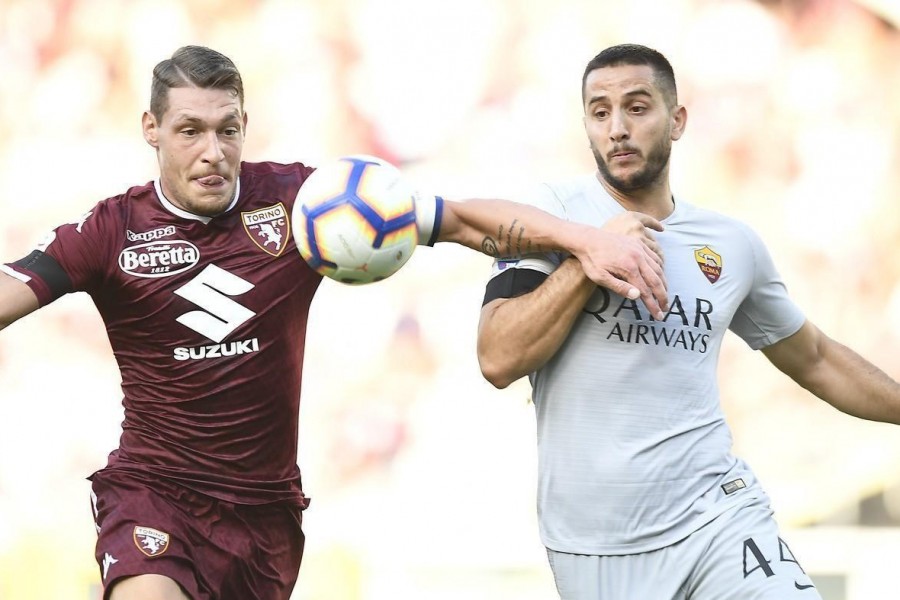 Belotti e Manolas a duello, di LaPresse