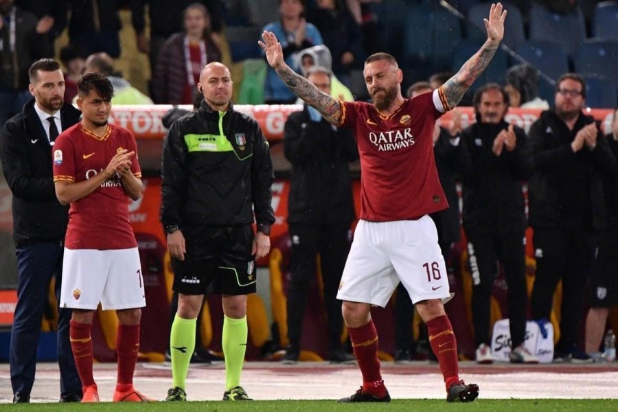 De Rossi lascia il campo in Roma-Parma, di LaPresse