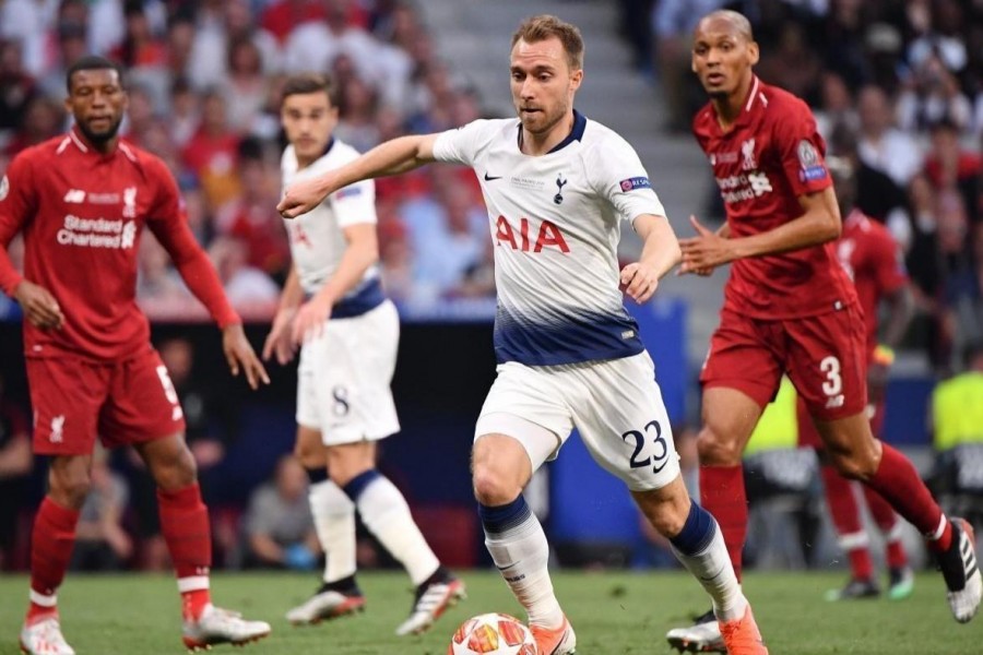 Eriksen in azione contro il Liverpool, di LaPresse