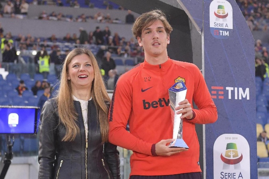 Zaniolo riceve il premio come miglior giovane della Serie A, di LaPresse