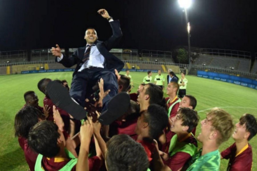 I festeggiamenti della Roma Under 15 dopo la vittoria dello Scudetto