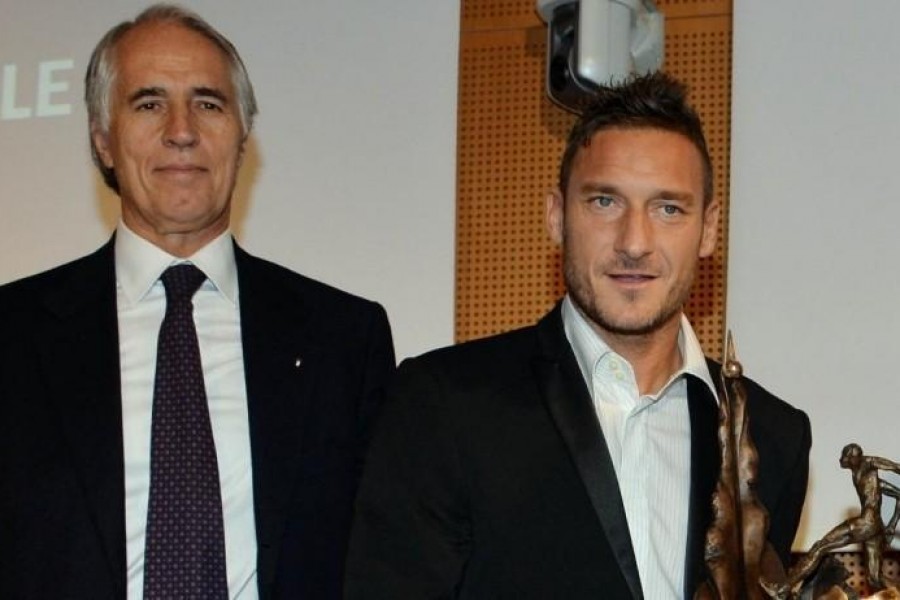 Il presidente del Coni Giovanni Malagò con Francesco Totti
