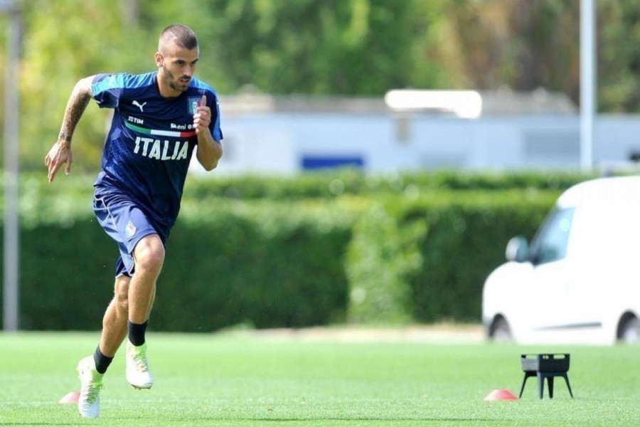 Leonardo Spinazzola con la maglia azzurra