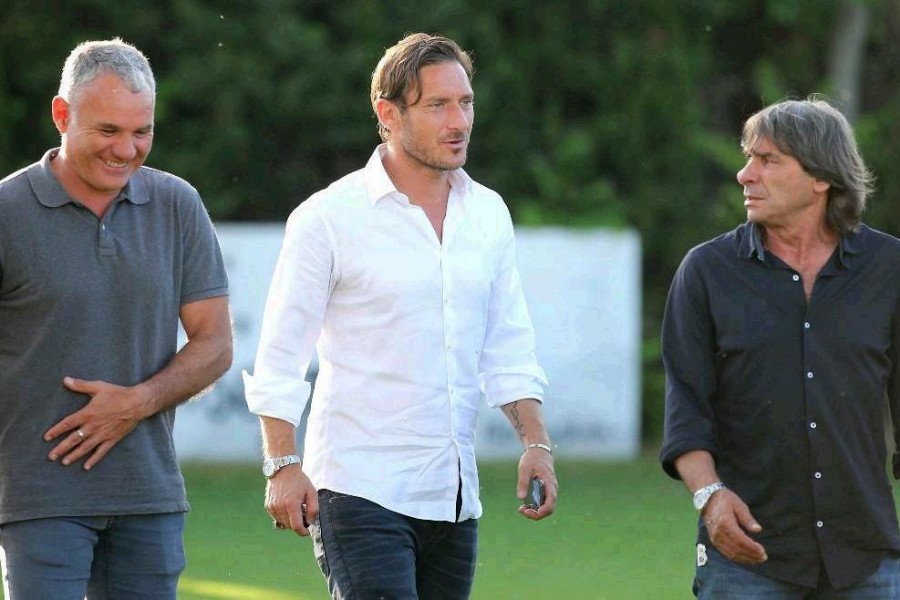 Bruno Conti e Stefano Desideri al Tre Fontane, con Francesco Totti, di Mancini
