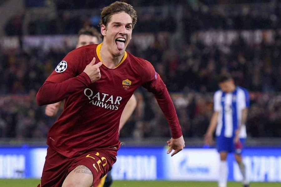 Zaniolo esulta dopo il gol contro al Porto in Champions League, di LaPresse