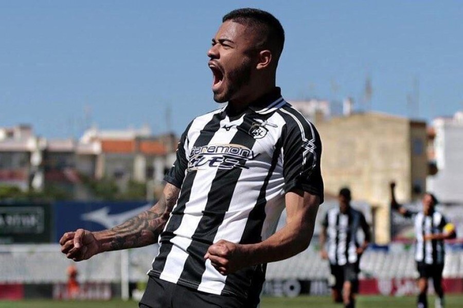 Bruno Tabata, calciatore brasiliano classe '97, con la maglia del Portimonense