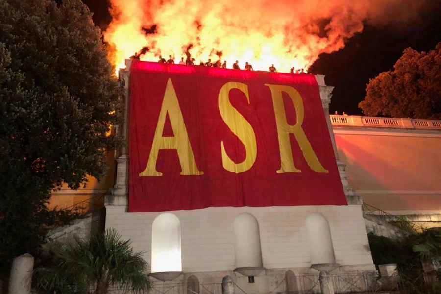 La coreografia dei tifosi a Piazza del Popolo per la ricorrenza del 22 luglio