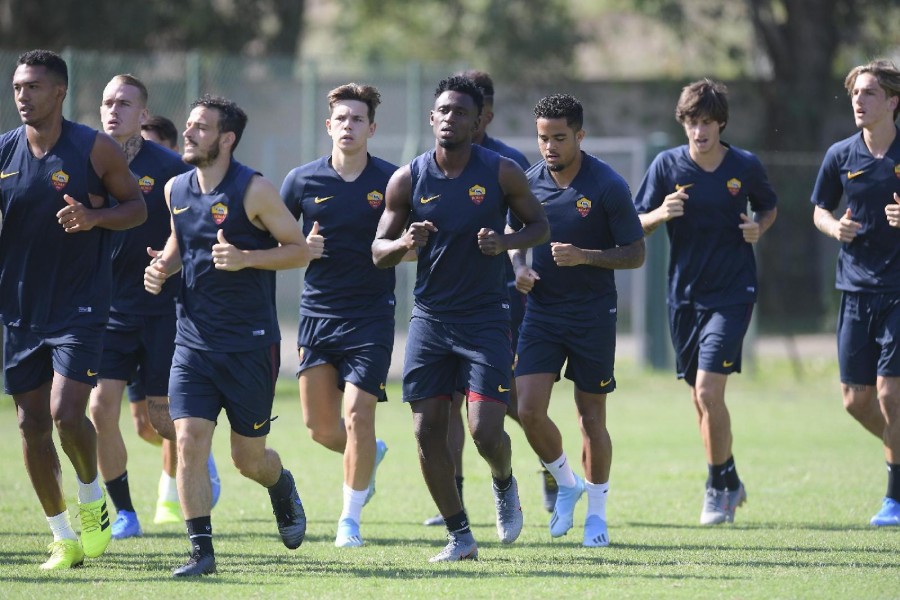 I giallorossi in allenamento a Trigoria, di LaPresse