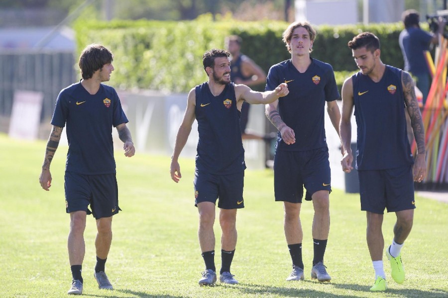 Antonucci, Florenzi, Zaniolo e Pellegrini scherzano a Trigoria, di LaPresse