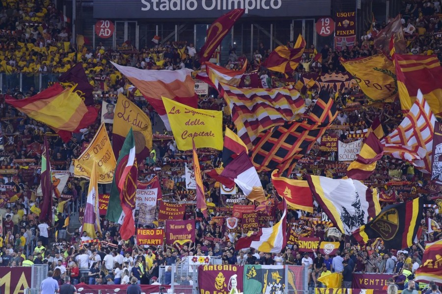 La Curva Sud dello Stadio Olimpico, di LaPresse