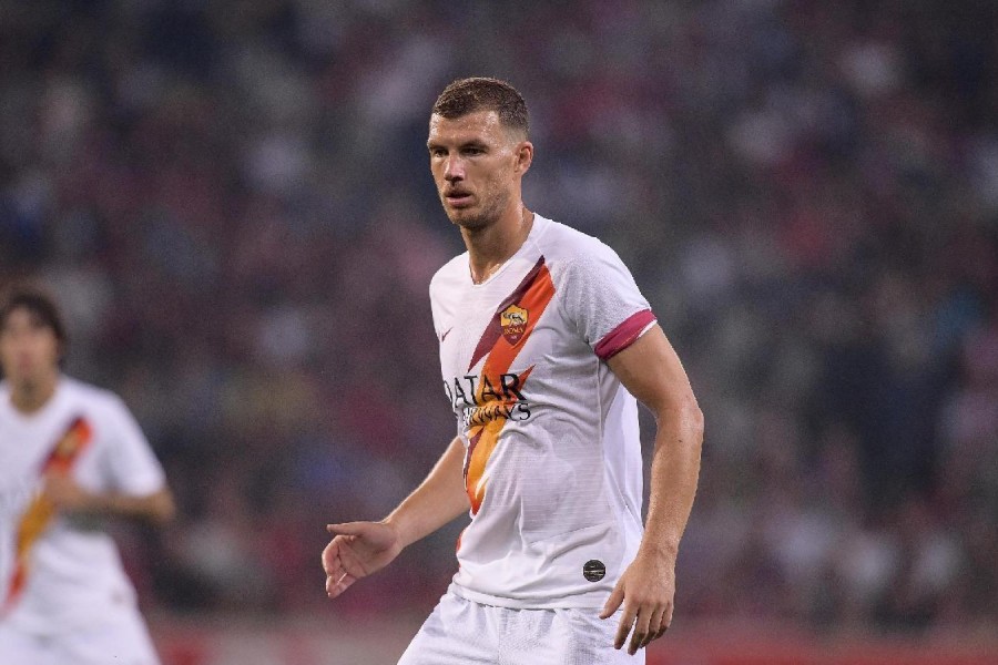 Edin Dzeko nell'amichevole contro il Lille, di LaPresse