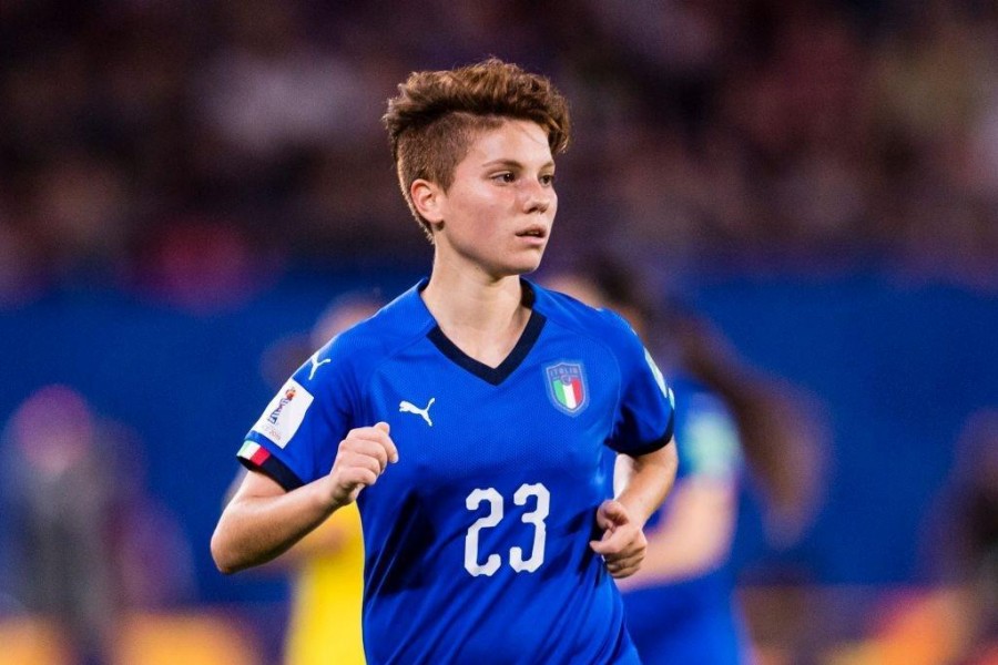 Manuela Giugliano con la maglia della Nazionale