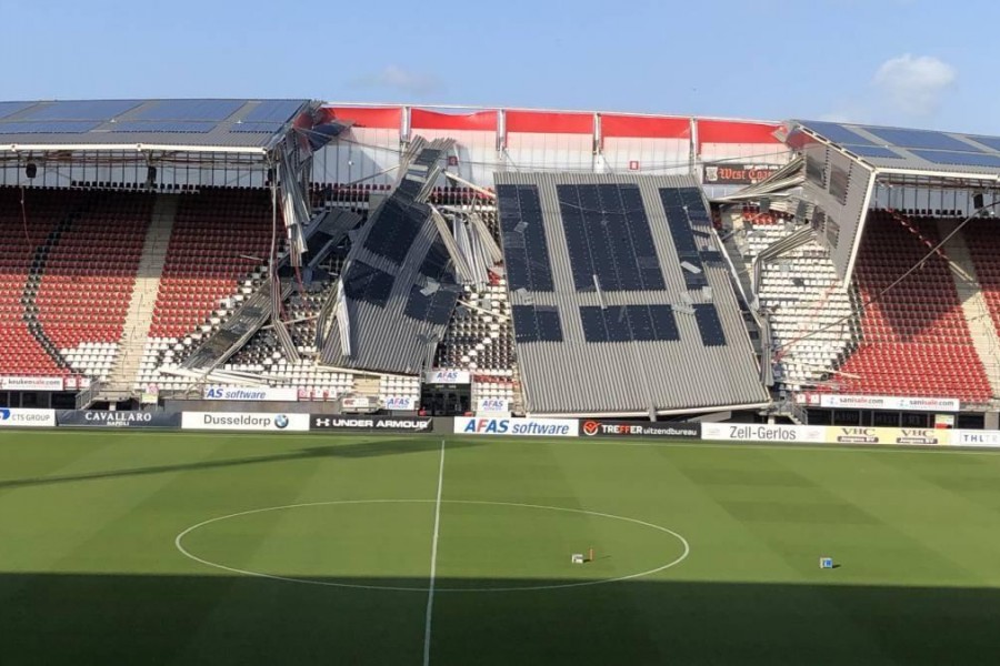 La fotografia del crollo di parte dell'AFAS Stadion, della squadra olandese AZ Alkmaar