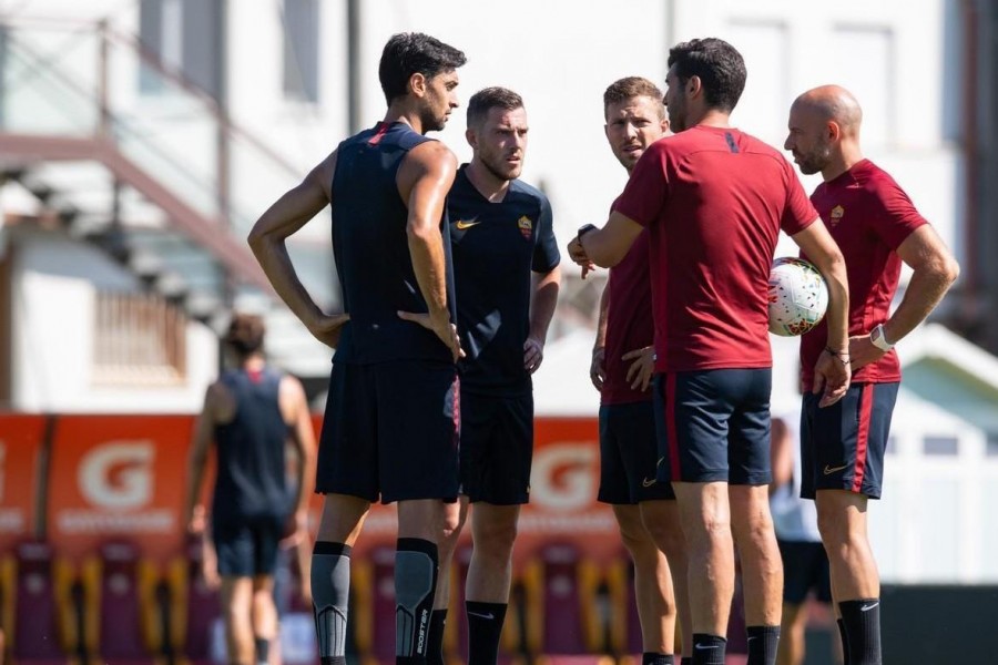 Seduta mattutina a Trigoria, di LaPresse