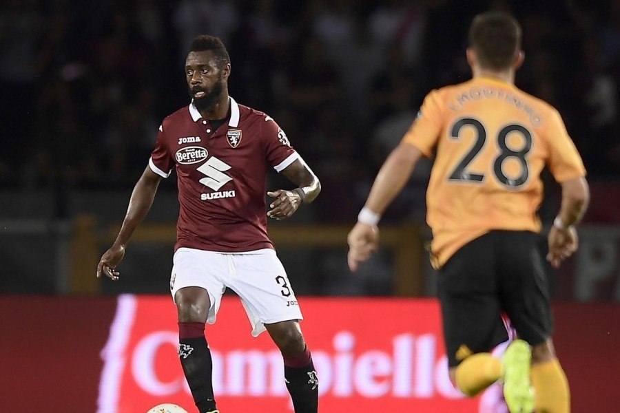 Nkoulou in azione durante Torino-Wolverhampton, di LaPresse