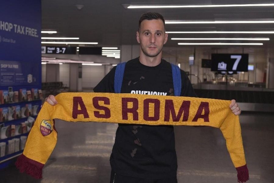 Nikola Kalinic al suo arrivo a Fiumicino, di LaPresse