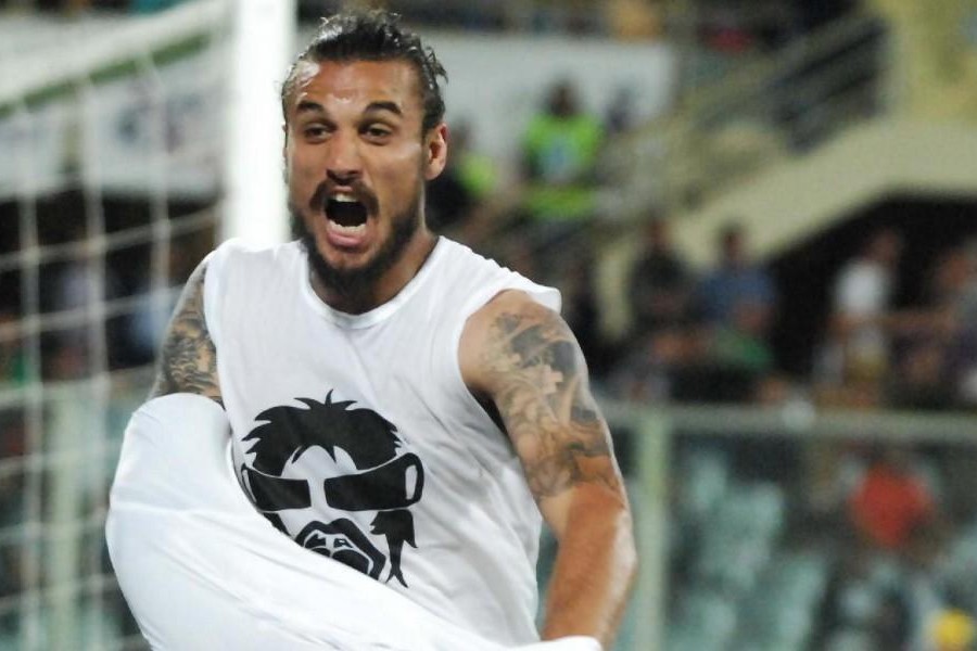 Osvaldo esulta per un gol ai tempi della Roma, di LaPresse