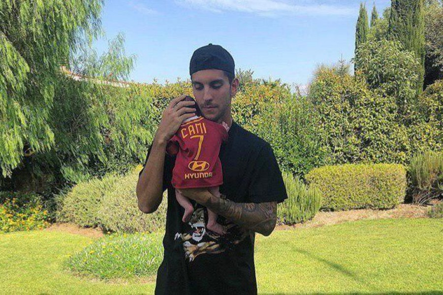 Lorenzo Pellegrini e la figlia Camilla (@lorepelle7)