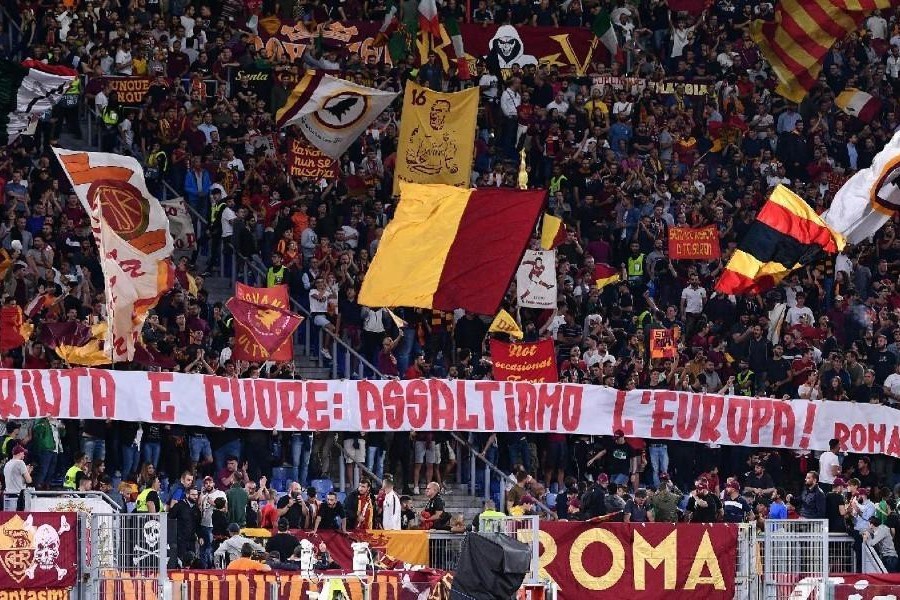 Lo striscione della Curva Sud, di LaPresse