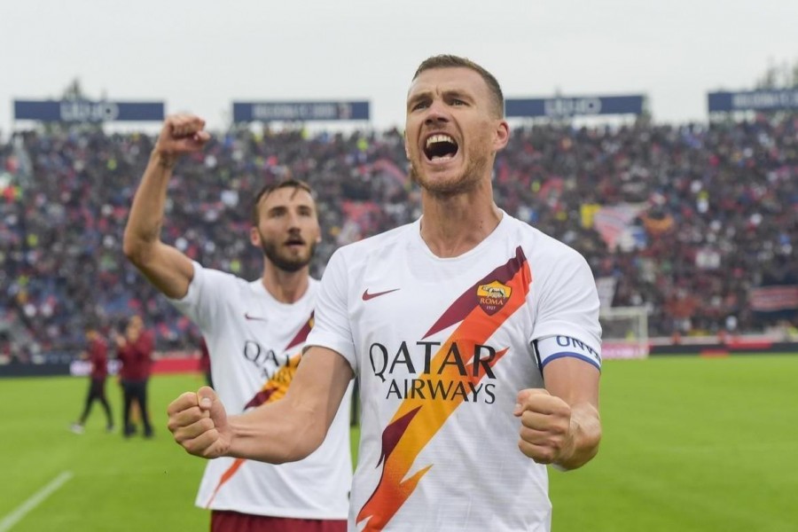 Edin Dzeko esulta a Bologna, di LaPresse