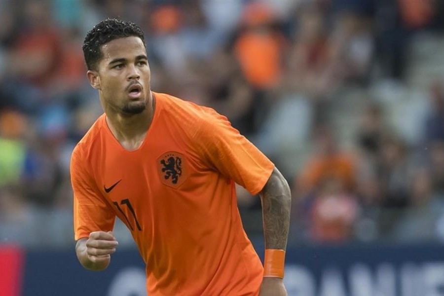 Justin Kluivert con la maglia dell'Olanda