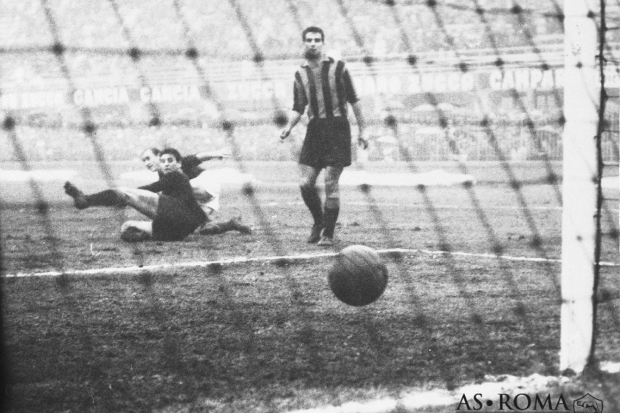 Il gol di Pedro Manfredini a San Siro (ARCHIVIO AS ROMA / DUFOTO)