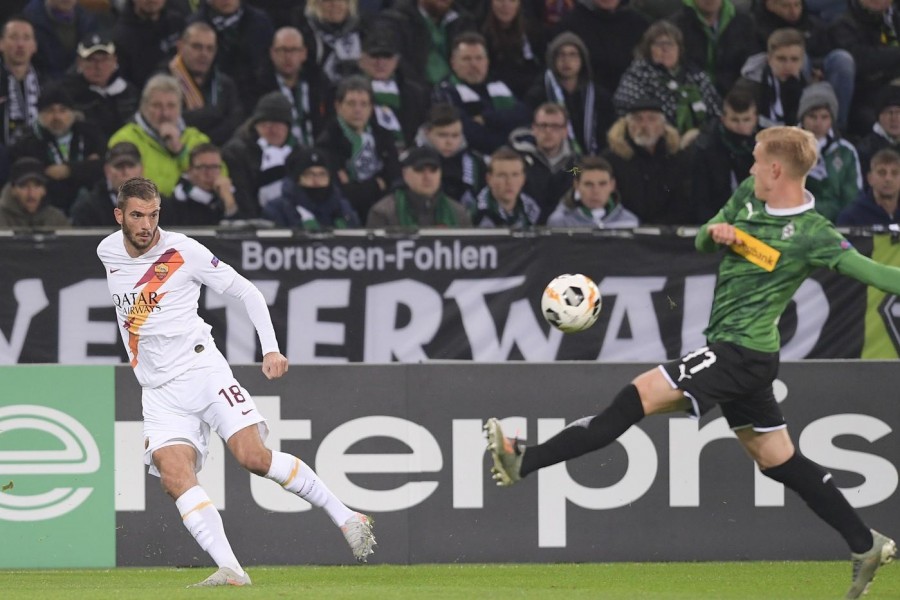 Davide Santon in azione durante Borussia-Roma, di LaPresse