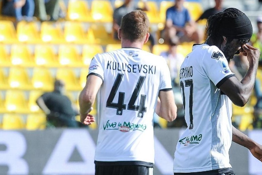 Kulusevski e Gervinho sono i due uomini più in forma del Parma, di LaPresse