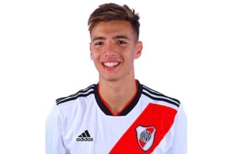 Lautaro Pata, centrocampista classe 2002 delle giovani del River Plate